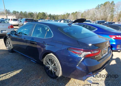2021 Toyota Camry Se z USA, uszkodzony, nr VIN 4T1G11AK1MU558015